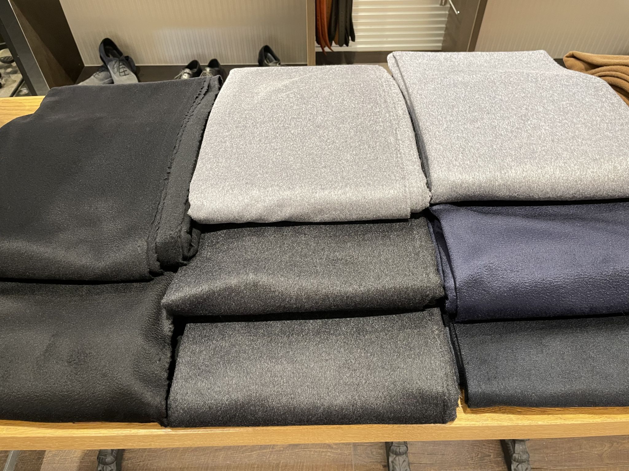 新品 Loro Piana カシミヤ100% ニットセーター 42 - トップス